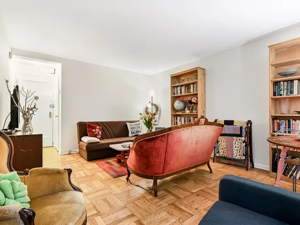 31 Nagle Avenue 2G image 1 of 15