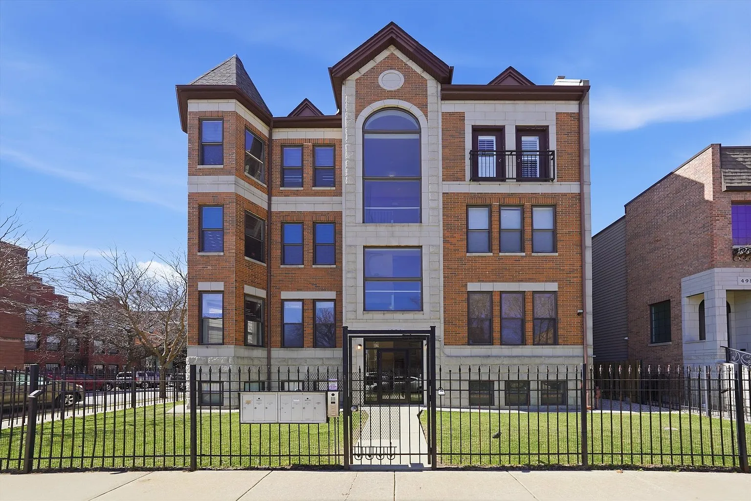 4956 S Champlain Ave APT 1S photo 1