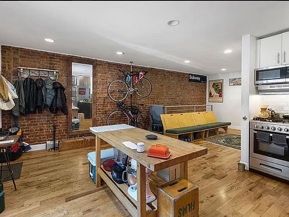 2nd image of 887 Lafayette Ave APT 1A