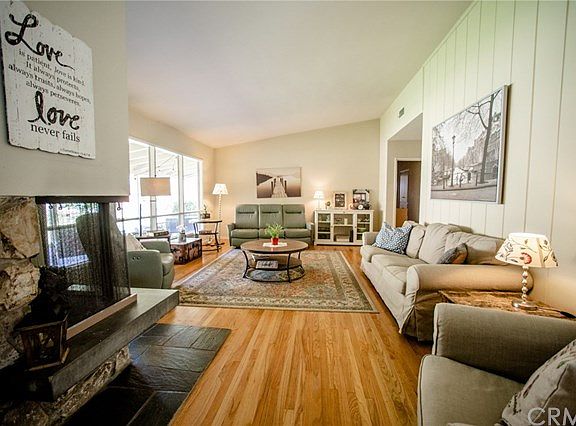 4th image of 1025 Stanford Ave