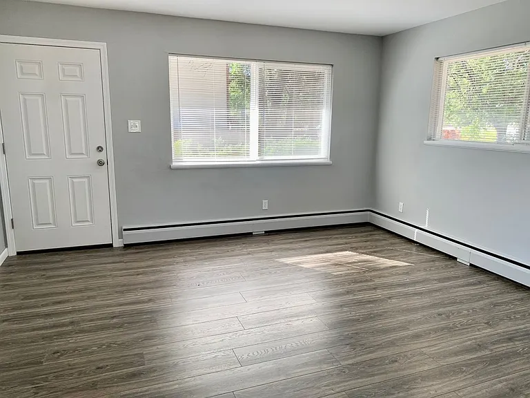 Swope Avenue 421 — Photo 2