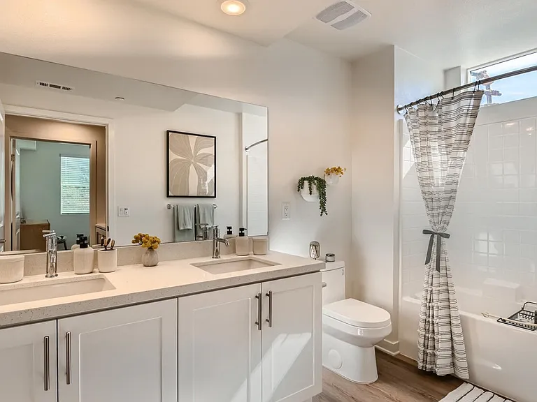 4645 Mitchell Ave — Photo 6