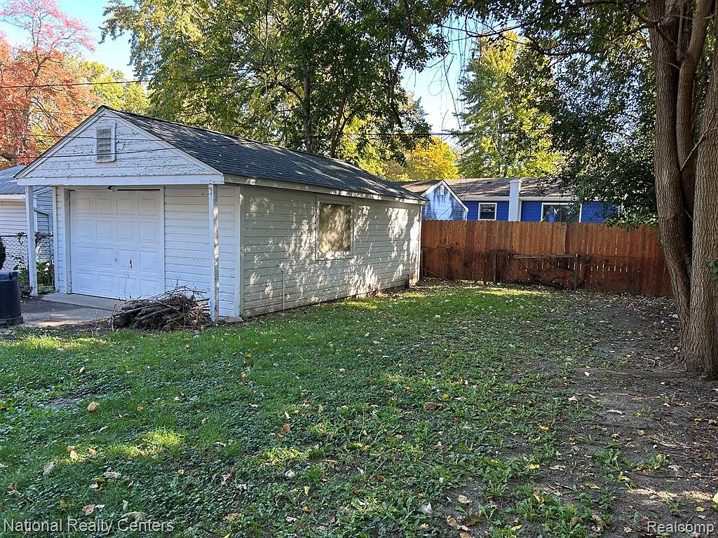 2 bed, 1.0 bath, 750 sqft, $950 — Photo 2