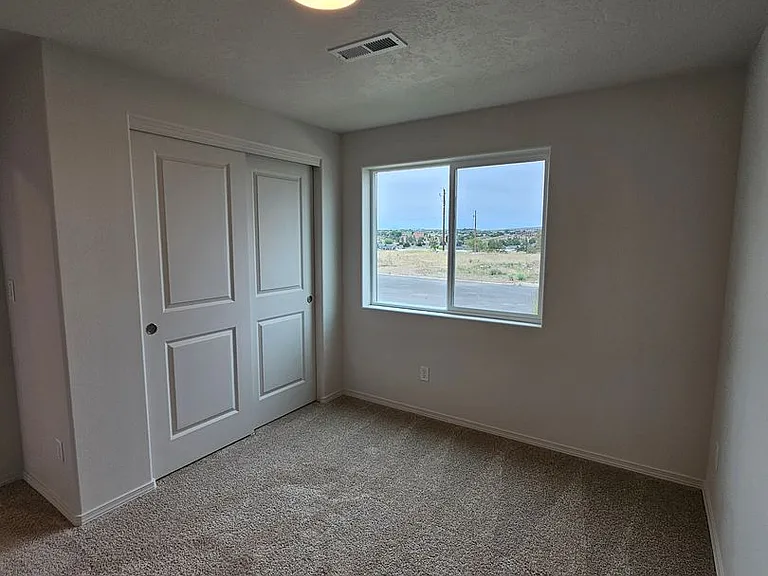 547 SE Polaris St — Photo 6