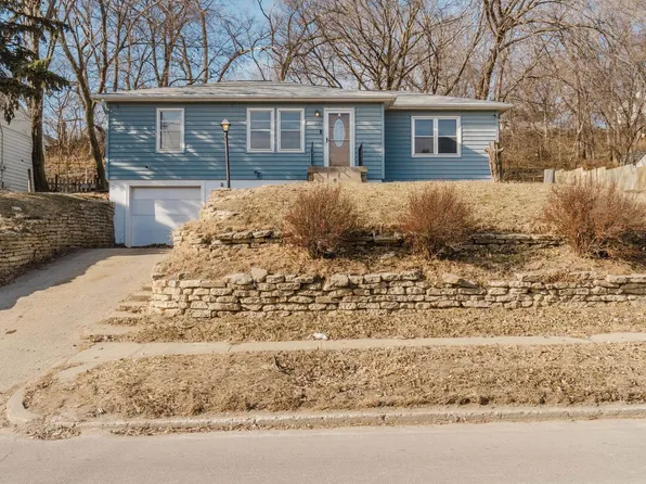 2741 Chambers St, Sioux City, IA 51104