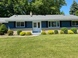 1306 Riverdale Dr, Oconomowoc, WI 53066