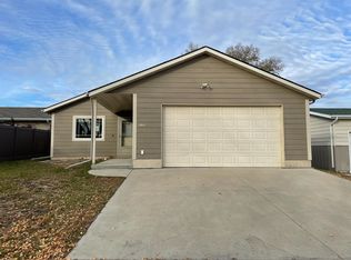 1818 29th St W, Williston, ND 58801