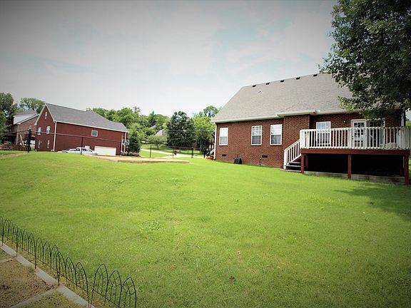 4th image of 430 Westwood Dr