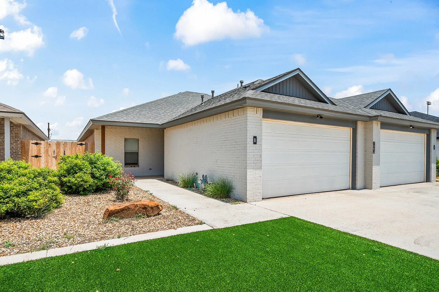 3 bed, 2.0 bath, 1500 sqft, $1,695 — Photo 3