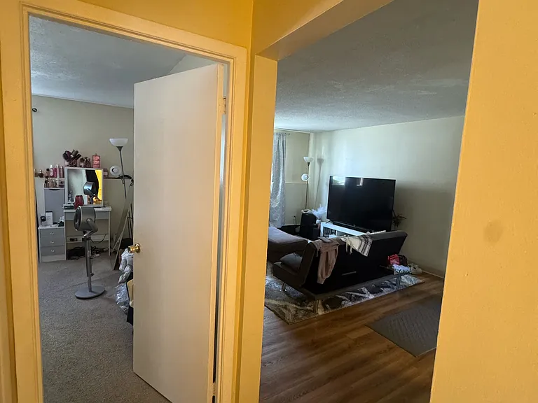 357 Lakeview Ave — Photo 2