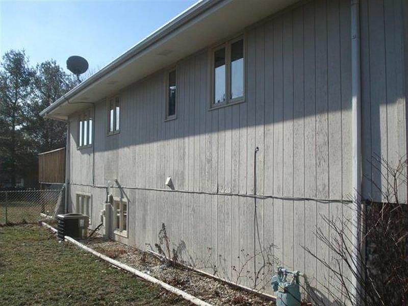 2nd image of 576 Betsy Ross Ln