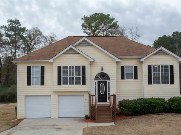 132 Chariot Dr, Griffin, GA 30224