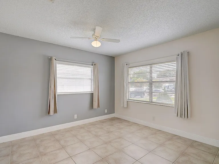 3929 Kenas St — Photo 6