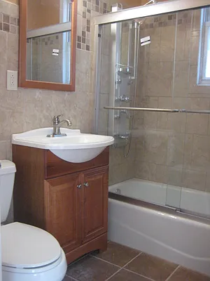 Rented by Zikos Realty Services | media 19