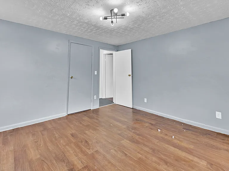 9502 Talbot Ave — Photo 8