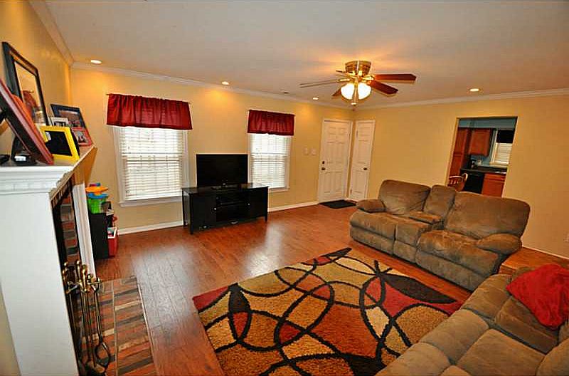 1st image of 1206 Welles Ct