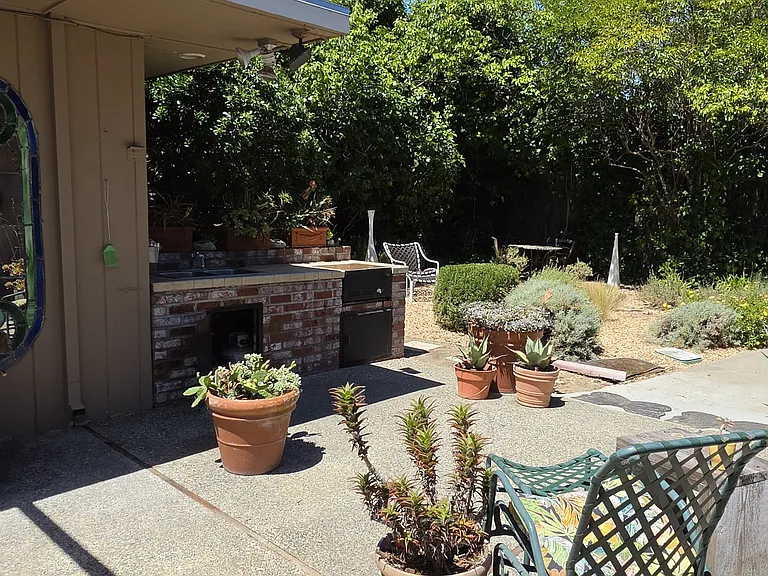 Mid Yard Areas