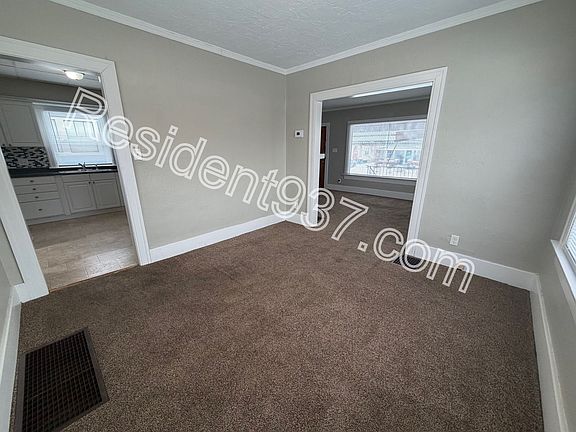 5th image of 2126 Revere Ave