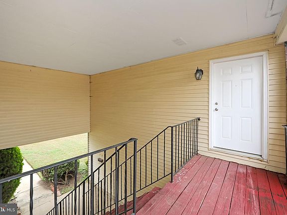 5th image of 7 Florence Tollgate Pl Unit 5