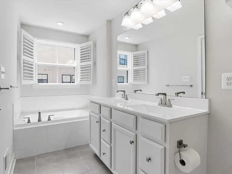 4702 Towne Park Rd — Photo 28