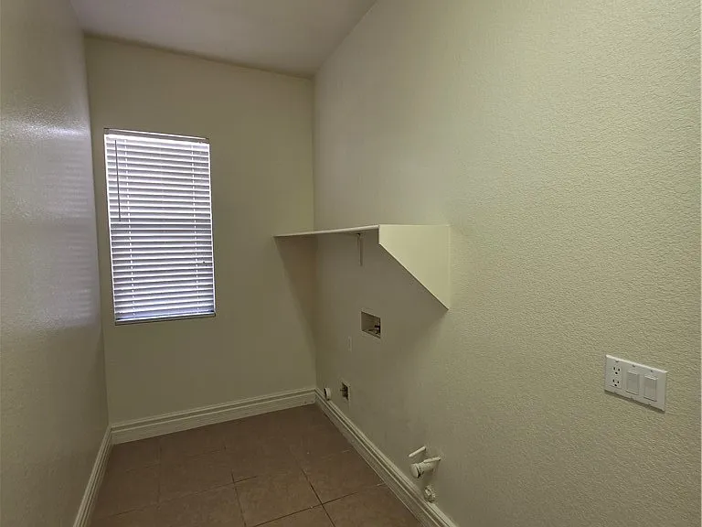 10717 Refectory Ave — Photo 37