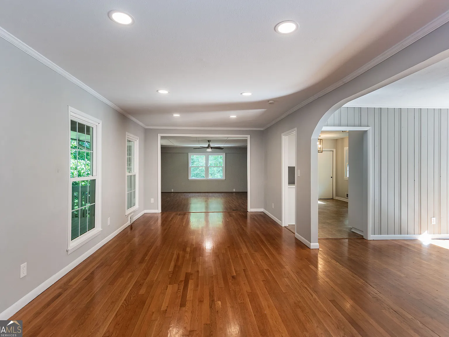 3 bed, 2.0 bath, 2044 sqft, $2,995 — Photo 4