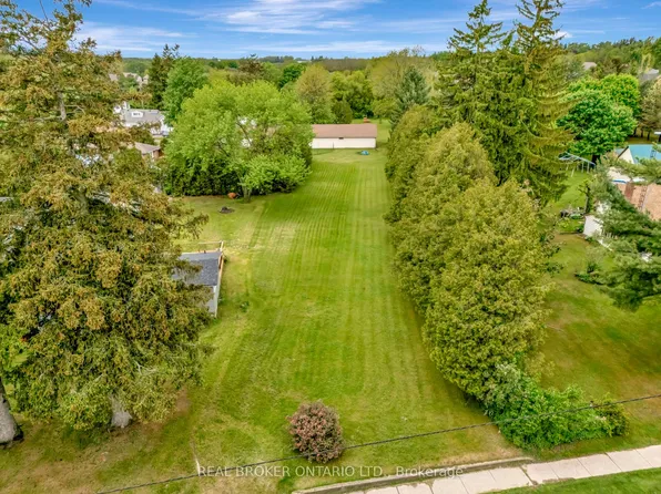 729 Mount Pleasant Rd #B, Brant, ON N0E 1K0