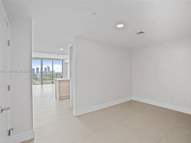 16385 Biscayne Blvd #1919 — Photo 2