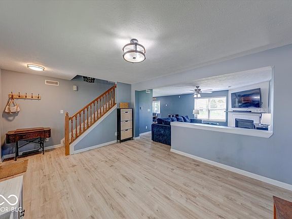 4th image of 2705 Camelot Way
