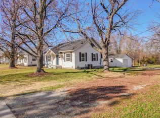 534 E Kirby St, Mount Vernon, MO 65712