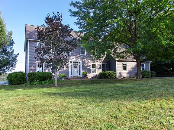 2nd image of 10 Hudson Bank Ln