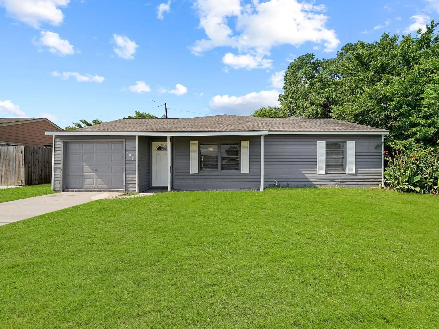 3 bed, 2.0 bath, 1838 sqft, $1,595 — Photo 2