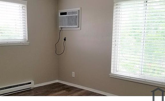 3rd image of 1087 Ingalls St