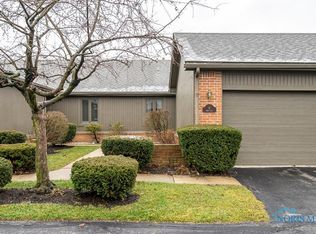 6 Abbey Rd, Perrysburg, OH 43551