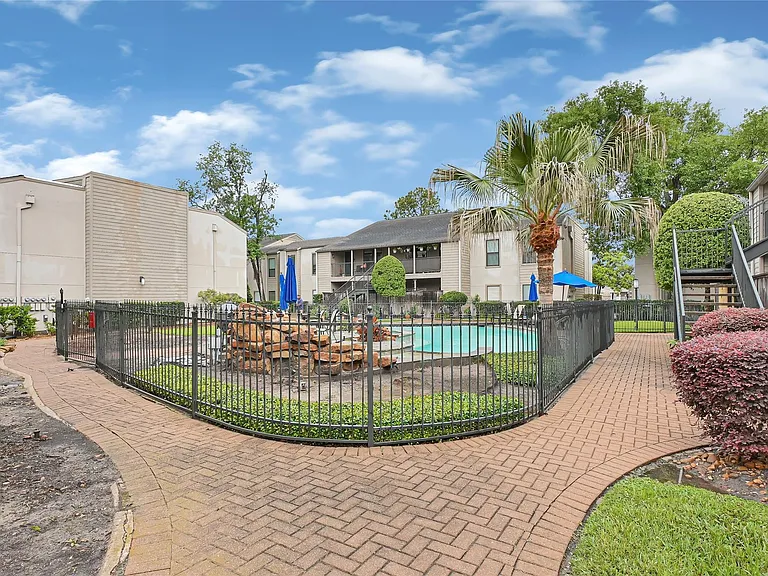 1100 Augusta Dr #79 — Photo 21