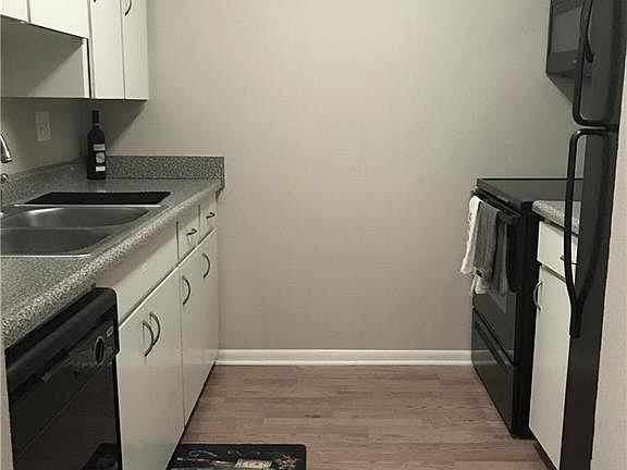 5th image of 6210 Robinson St APT 1