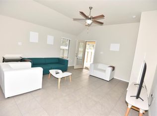 2742 Meadow View Ln, Conroe, TX 77385