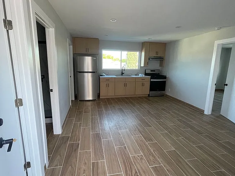 4620 Compton Ave — Photo 32