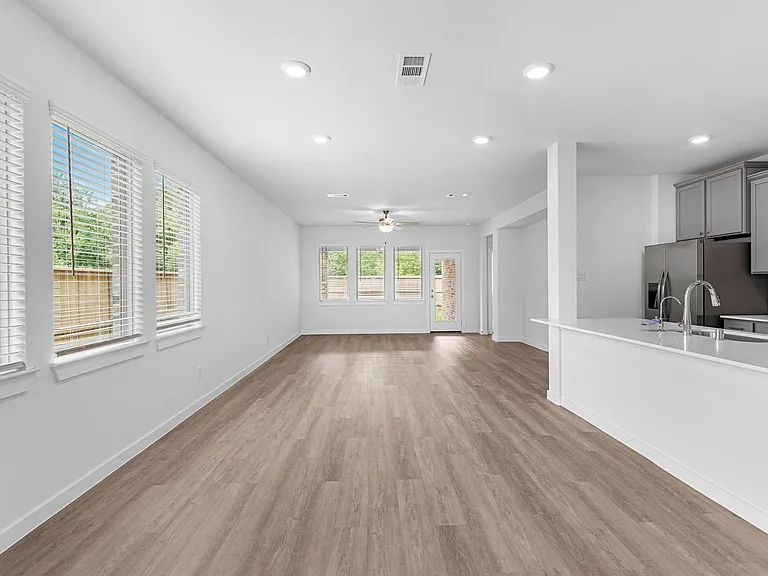 21611 Alberta Forest Cir — Photo 8