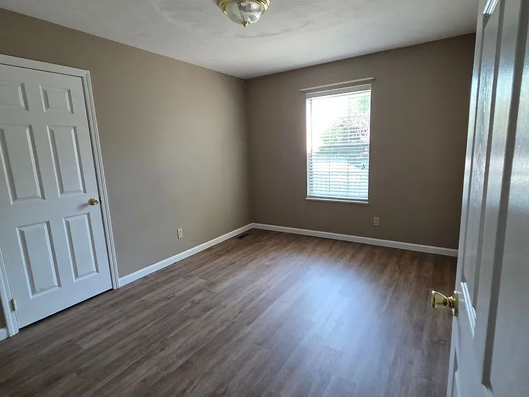 1012 Willow Creek Cir — Photo 21