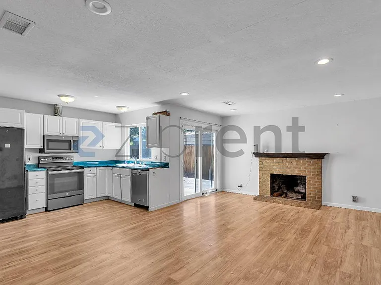 175 Mills Ln — Photo 1