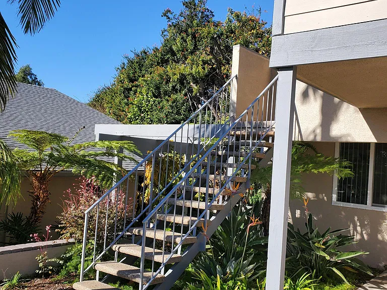 725 Domingo Dr — Photo 23