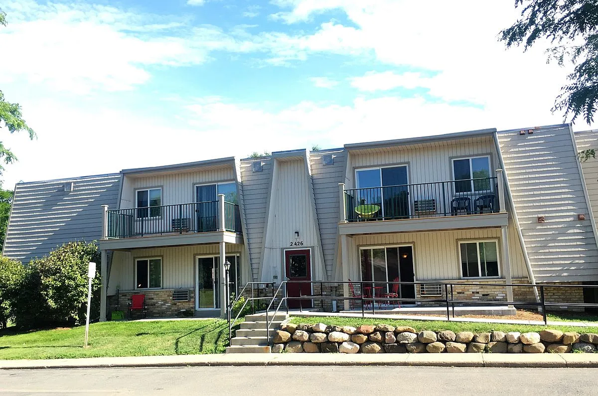 1 bed, 1.0 bath, 675 sqft, $1,250 — Photo 2