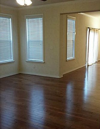 3rd image of 1217 S Oxbow Way