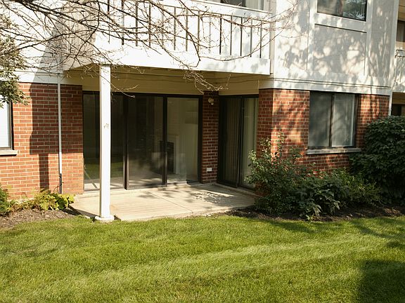 4th image of 364 Pinetree Ln Unit D1