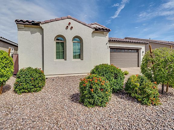 2nd image of 4130 E Yellowstone Pl