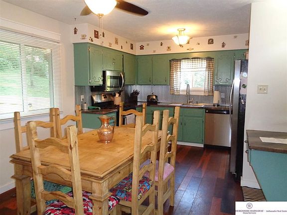 2nd image of 821 A St