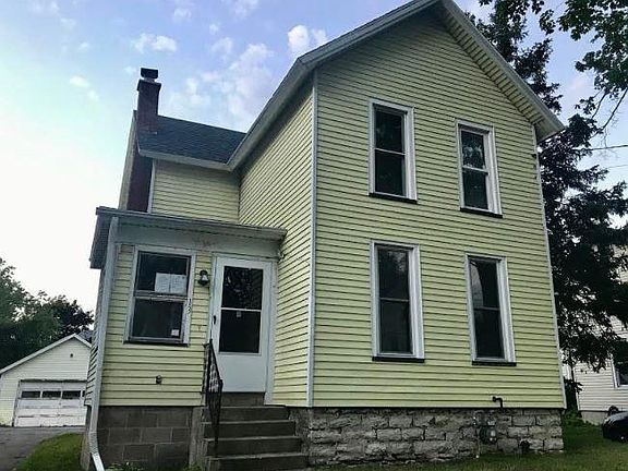 2nd image of 13 Wood St