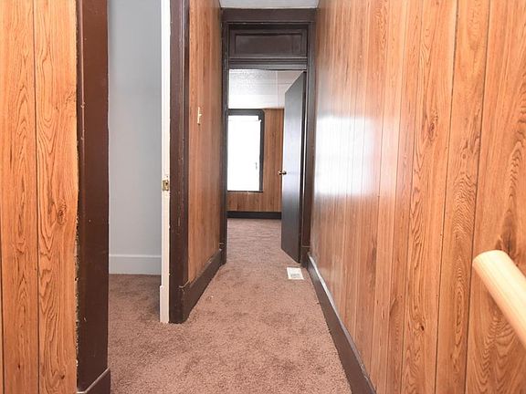 4th image of 1521 S Talbott St