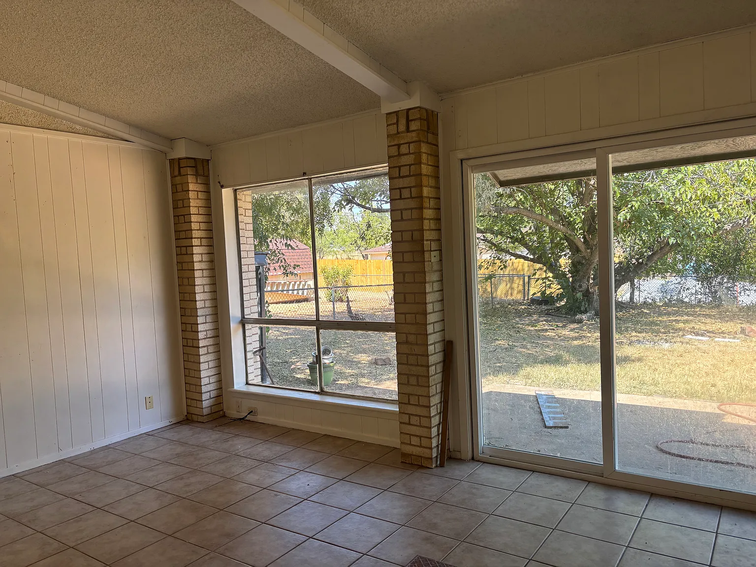 3 bed, 1354 sqft, $1,500 — Photo 2